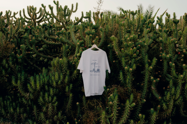 CAMISETA SILLAS BLANCA Camiseta Sillas Sereia